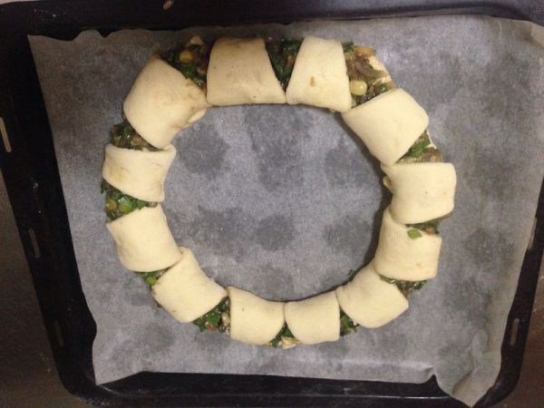 芝士肉馅花环包