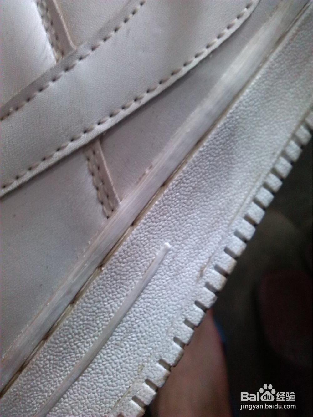 鞋底变黄了怎么洗都洗不掉怎么办？