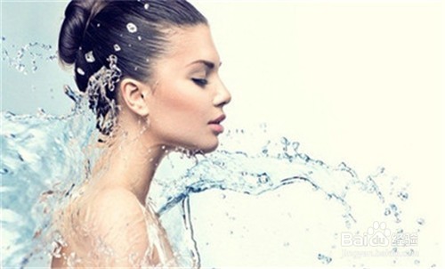 基础的化妆工具都有哪些？新手美眉快来学习！