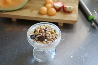 哈密瓜酸奶杯的做法