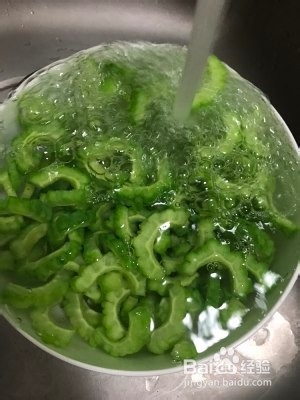 食补佳品凉拌苦瓜的做法