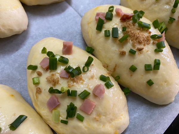 葱香火腿肉松面包