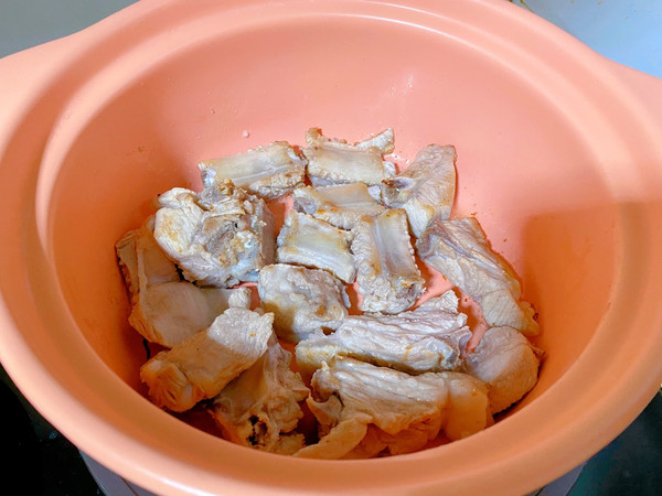 排骨玉米胡萝卜汤