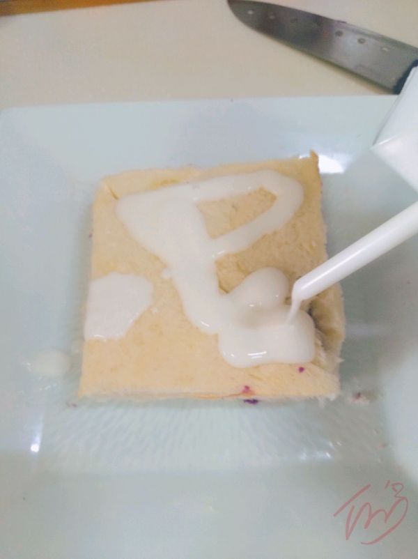 吐司新吃法紫薯三明治