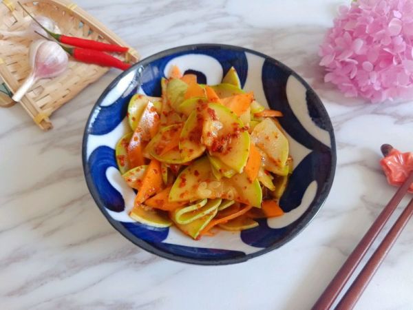 韩式辣拌西葫芦片