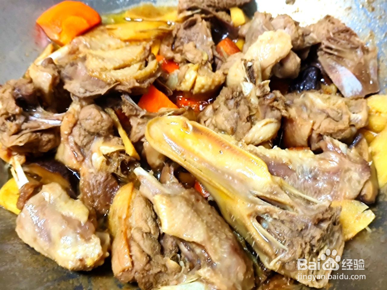 姜片焖鸭肉的做法