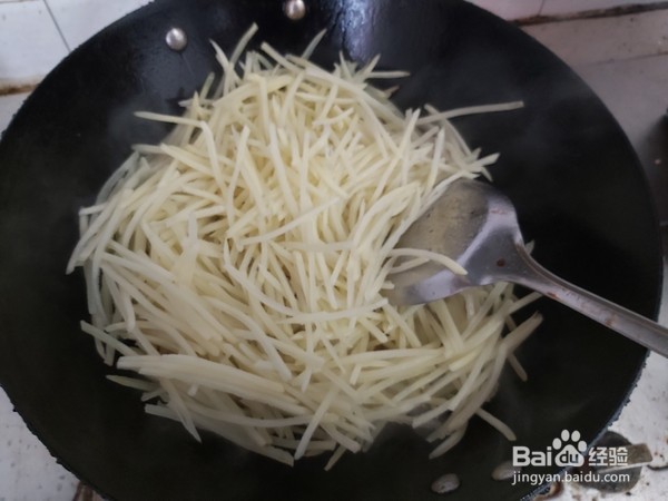 如何制作尖椒土豆丝