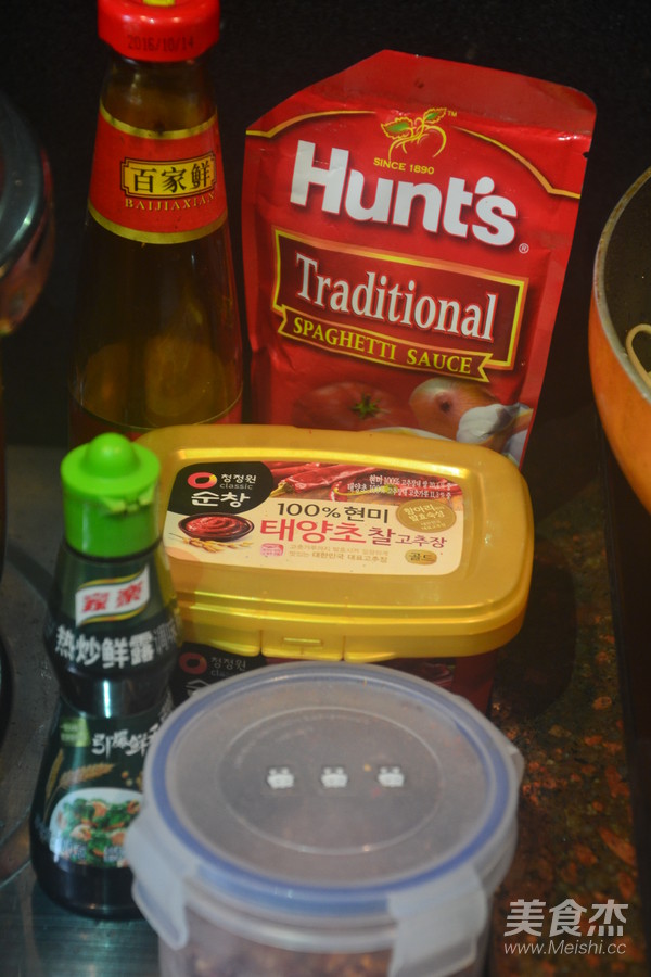 龙胆鱼番茄辣酱面