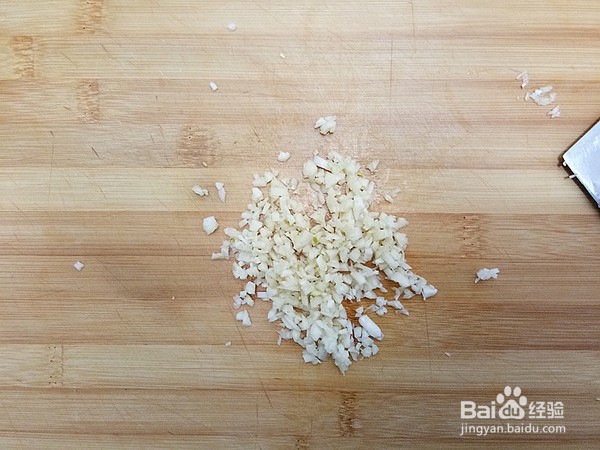 如何做美味的菠菜拌扇贝