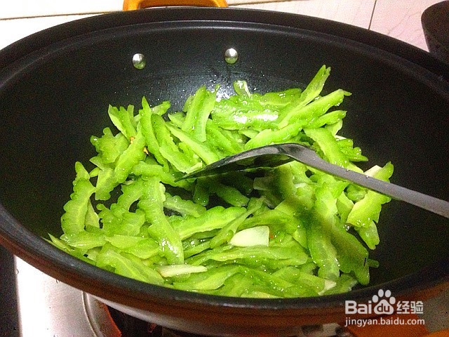 怎么做蒜片苦瓜?