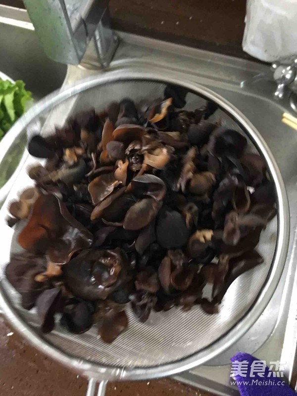 凉拌木耳的做法