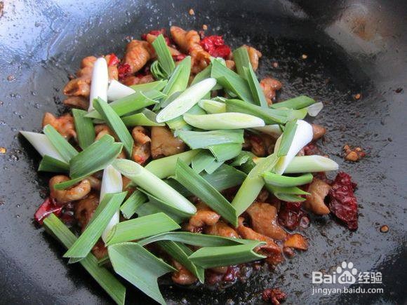 超级好吃的干煸肥肠