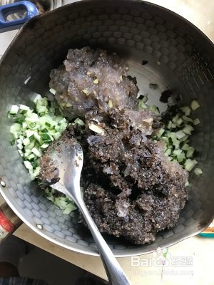 养生食补黑全麦黄瓜虾仁鸡蛋木耳茭白饺子的做法