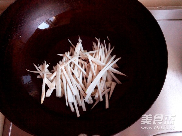 苦瓜炒三丝的做法