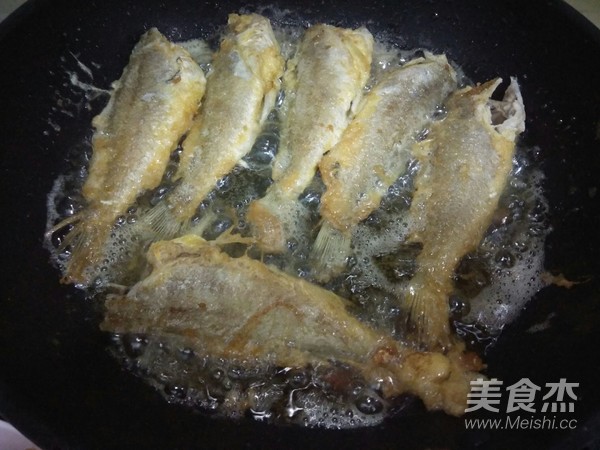 炖小黄花鱼的做法