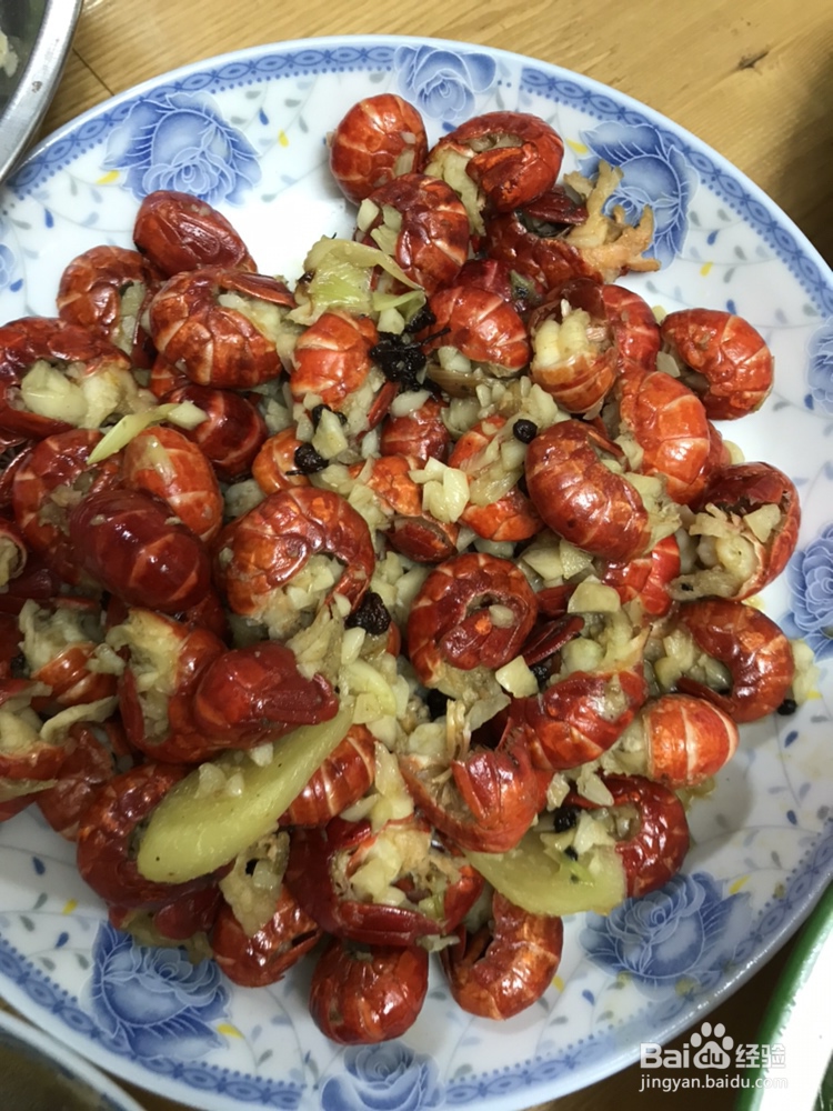 入口难忘的蒜蓉龙虾尾