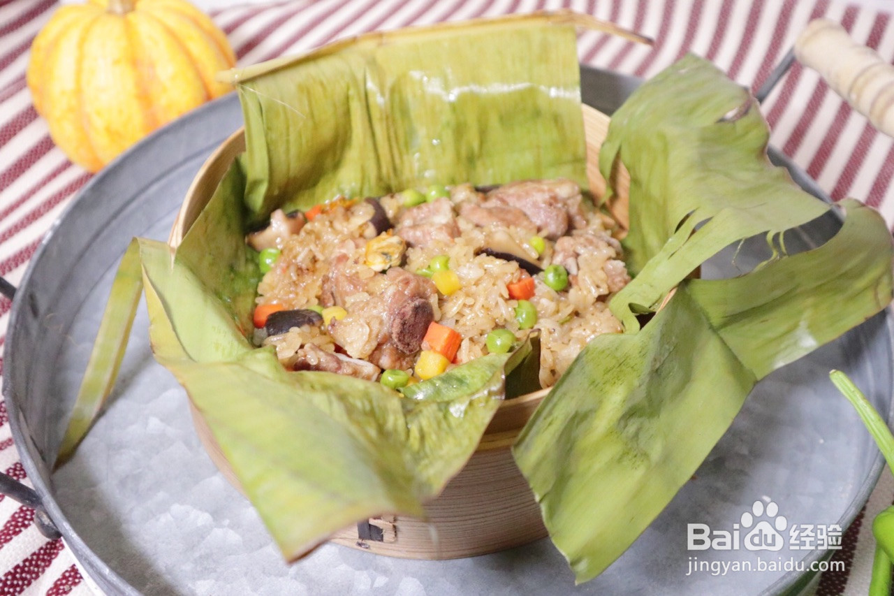 芭蕉叶蒸糯米排骨的做法
