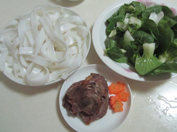 白菜牛肉炒米粉