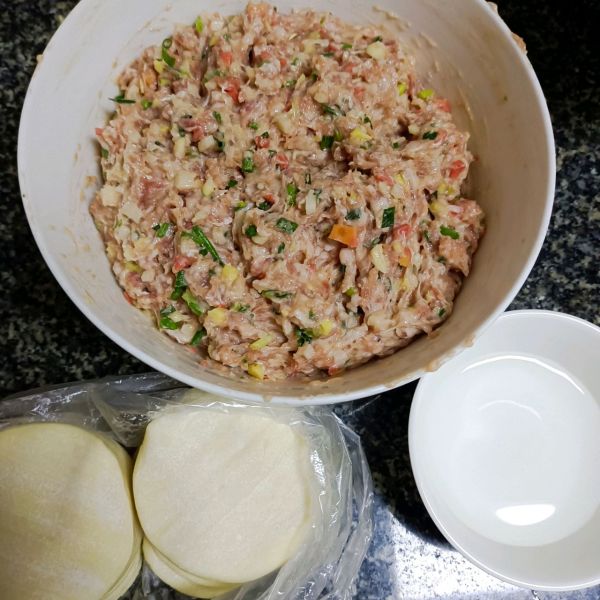 胡萝卜藕丁煎饺