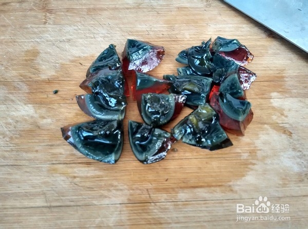 家常凉拌皮蛋黄瓜