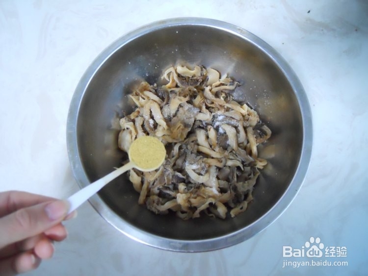 软炸新鲜的蘑菇