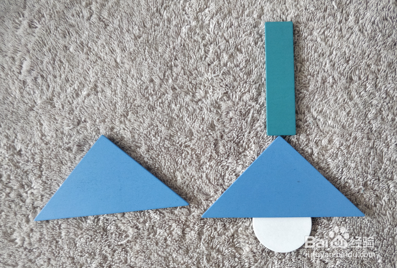 含三角形的吊灯用蒙氏积木怎样拼？