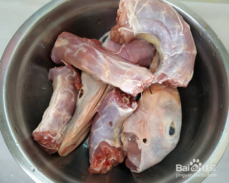 辣卤鸭脖