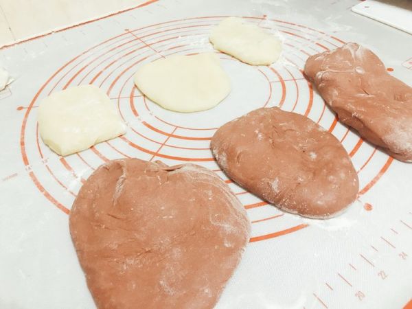 可可麻薯软欧 黑芝麻干果馅面包