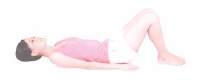 睡醒后扭动身体的瘦身小动作