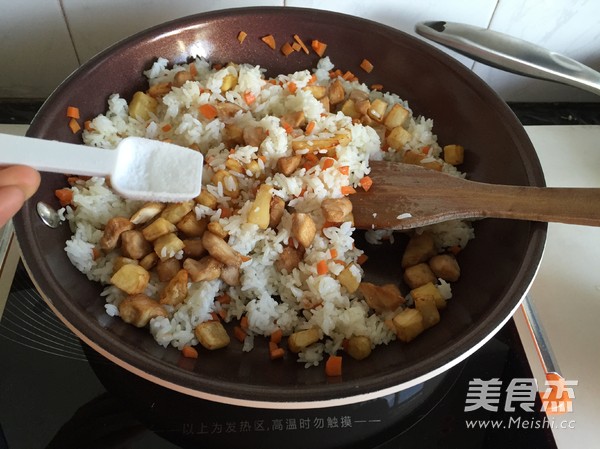 土豆鸡丁炒饭