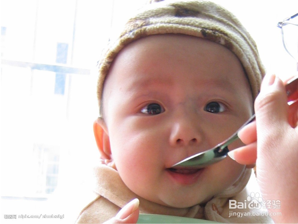 宝宝第一次发烧后身上有红点怎么办？