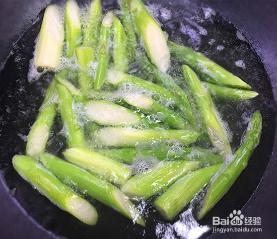 芦笋炒虾仁怎么做？