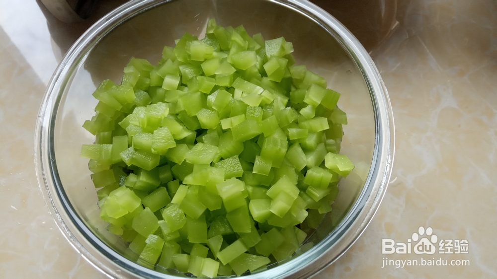 看完就会的杏鲍菇莴笋丁拌饭