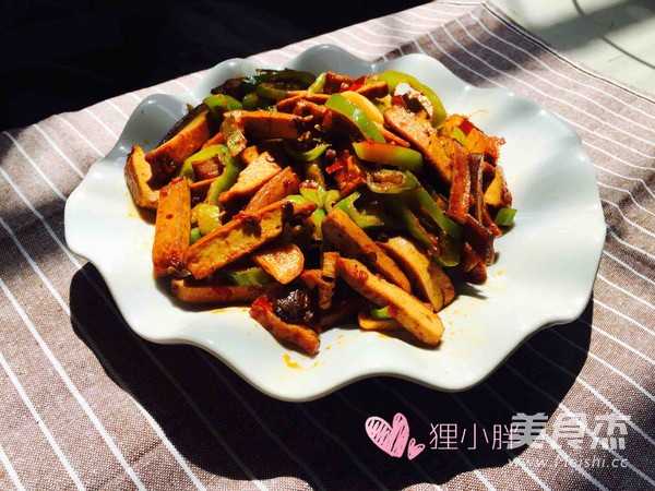 青椒炒香干的做法