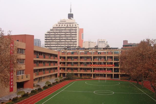 九年一贯制学校和普通小学的区别
