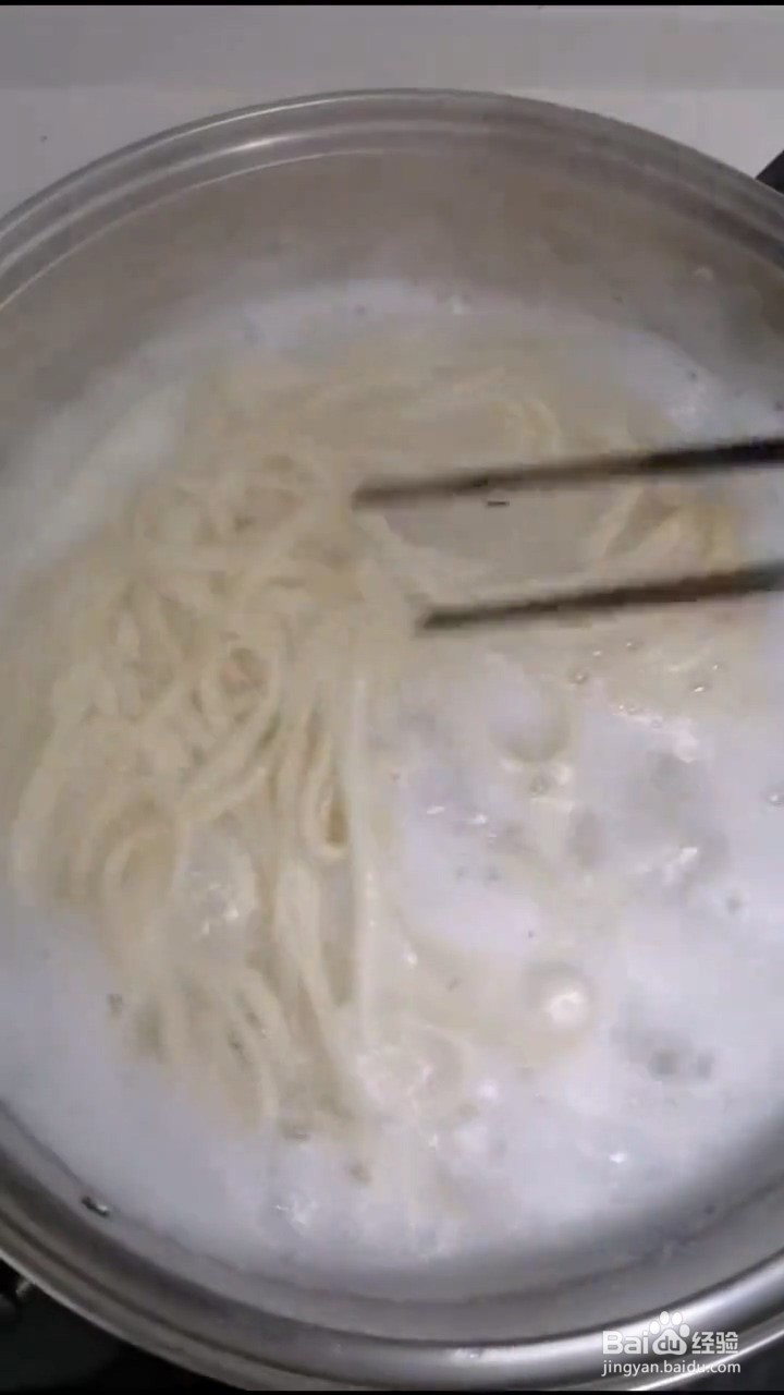 如何自制简单好吃的家常拉面
