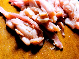 杏鲍菇炒肉丝的做法