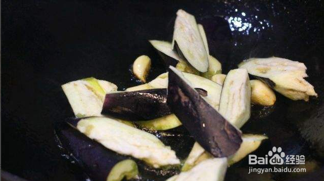 腐竹炒五花肉的做法