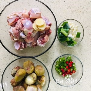 板栗烧鸡的做法