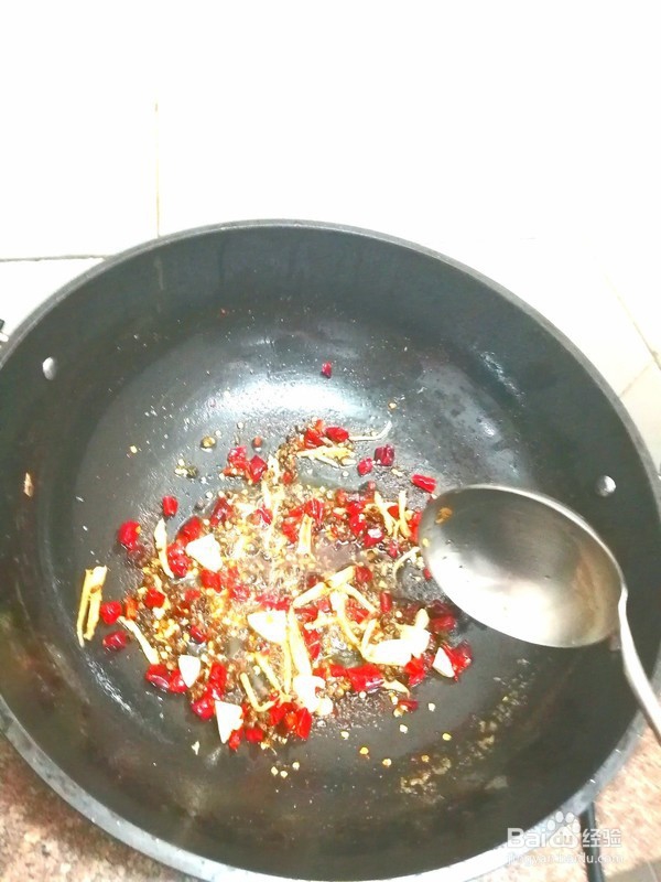 辣子鸡丁的做法