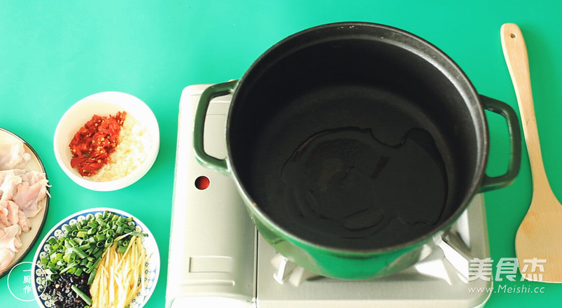 想要牛蛙更好吃,一口珐琅锅就够了