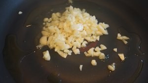 在家制作白酱芦笋意大利面