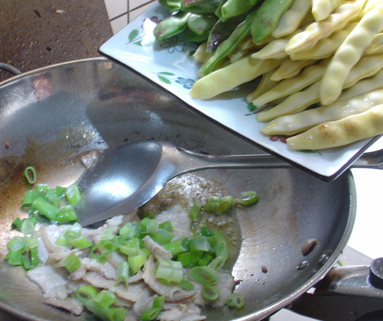 五花肉炖黄绿豆角的做法大全,味道真是好极了!