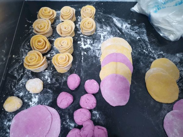 七彩玫瑰花馒头