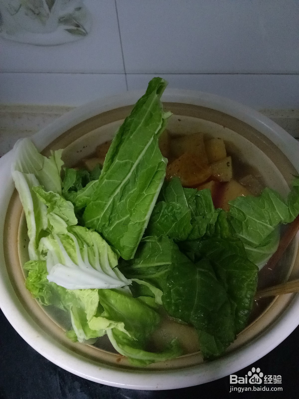 简单的砂锅牛肉萝卜锅
