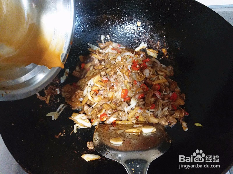 教你葱爆牛肉的做法，葱香味浓肉嫩，好吃又健康