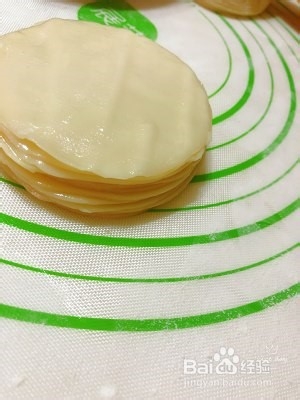 教你做韭菜盒子。