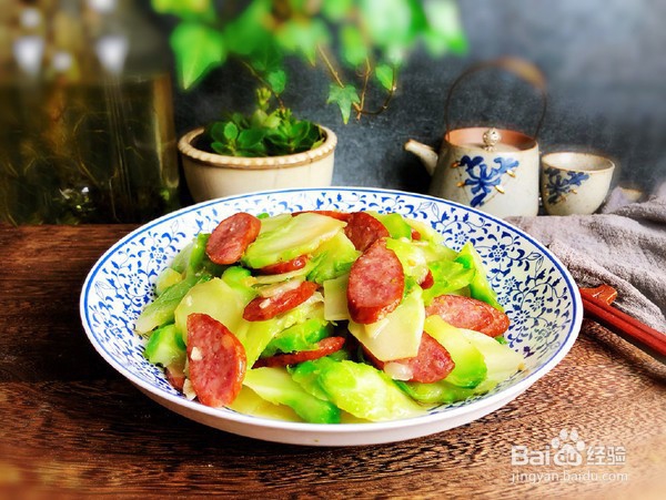 如何做出好吃美味的儿菜炒牛肉肠
