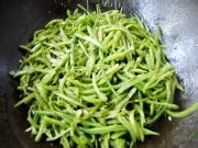 教你做豆角丝浇米饭