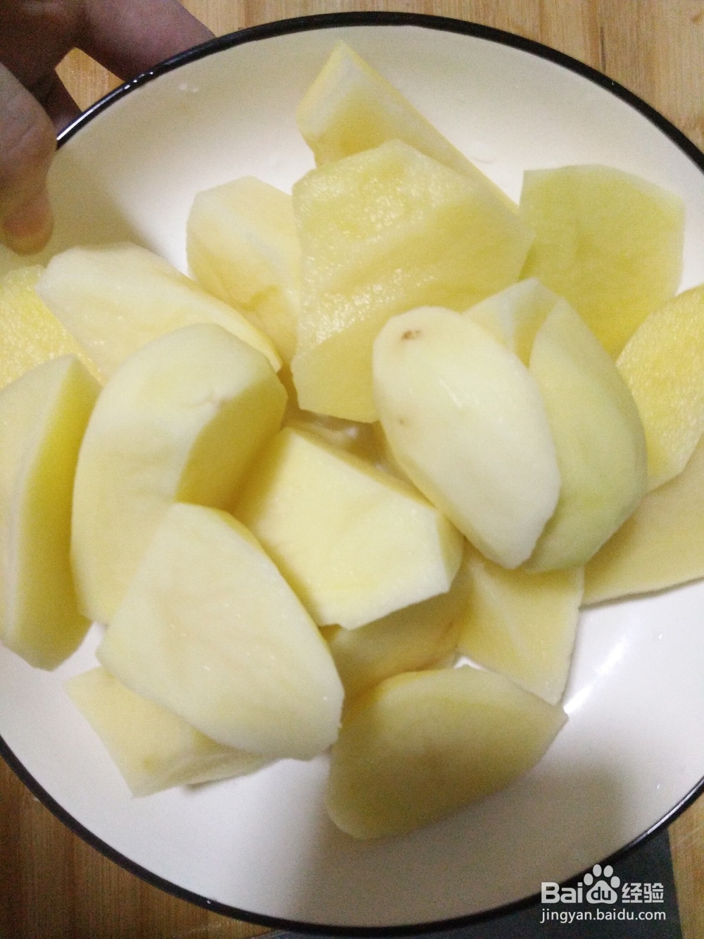 土豆焖鸡的做法